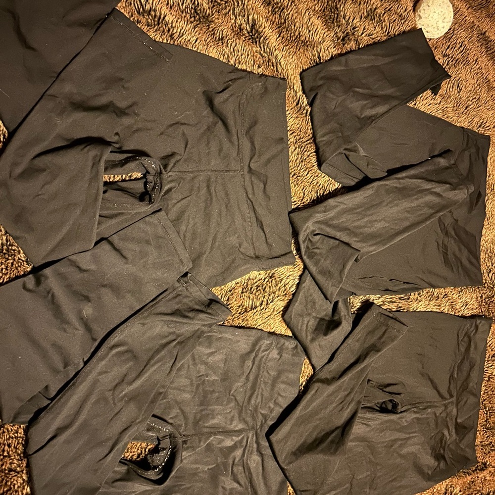 4 pairs of Zyia 7/8 (M) 8-10 size Leggings